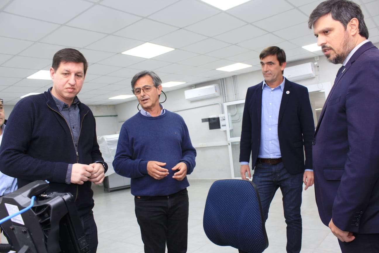 Peirano, Fabián Oyarbide (presidente del Parque Industrial), Rogelio Iparraguirre y Roberto Adaro.