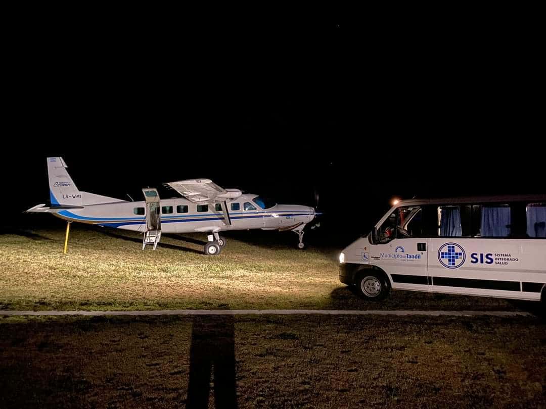 La pista con balizamiento nocturno del Aero Club Tandil permitió la llegada de un vuelo sanitario.