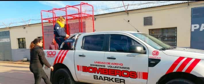 En la cárcel de Barker restauraron mobiliario de la sede de bomberos voluntarios