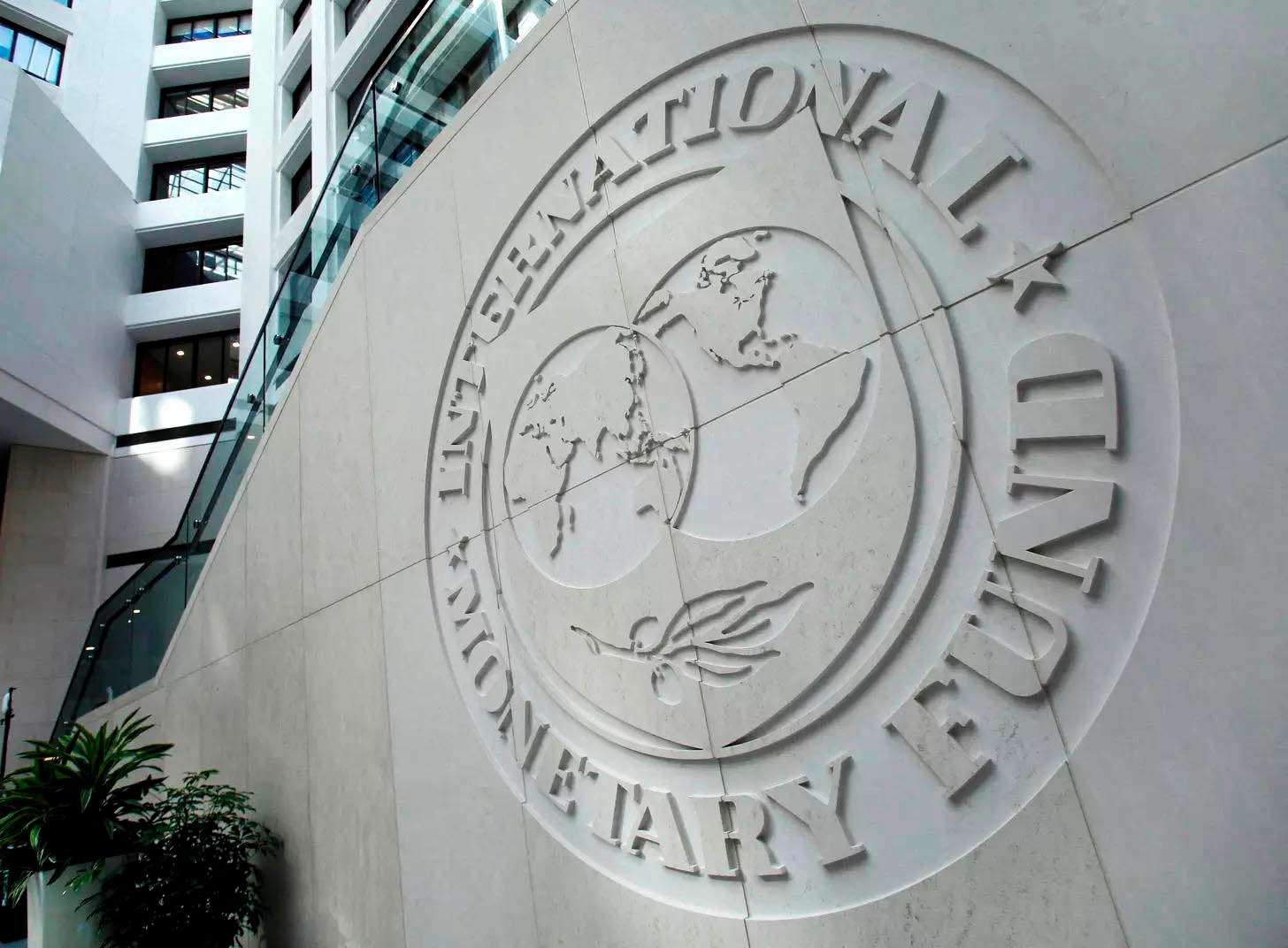 El gobierno nacional busca "reflotar el acuerdo caído" con el FMI