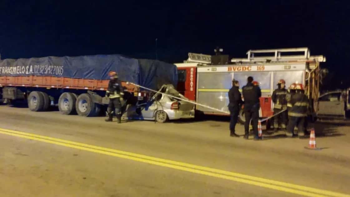 Un hombre murió tras chocar con su auto contra un camión en la Ruta 3