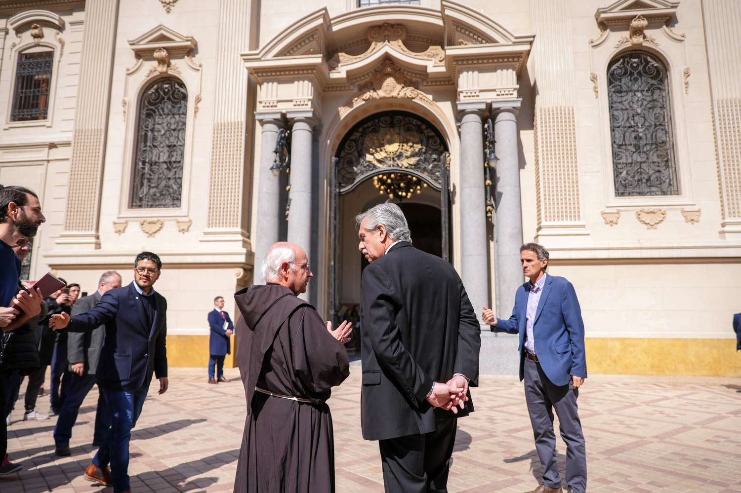 El Presidente visitó las obras en la Basílica San Francisco de Asís y la Capilla de San Roque.