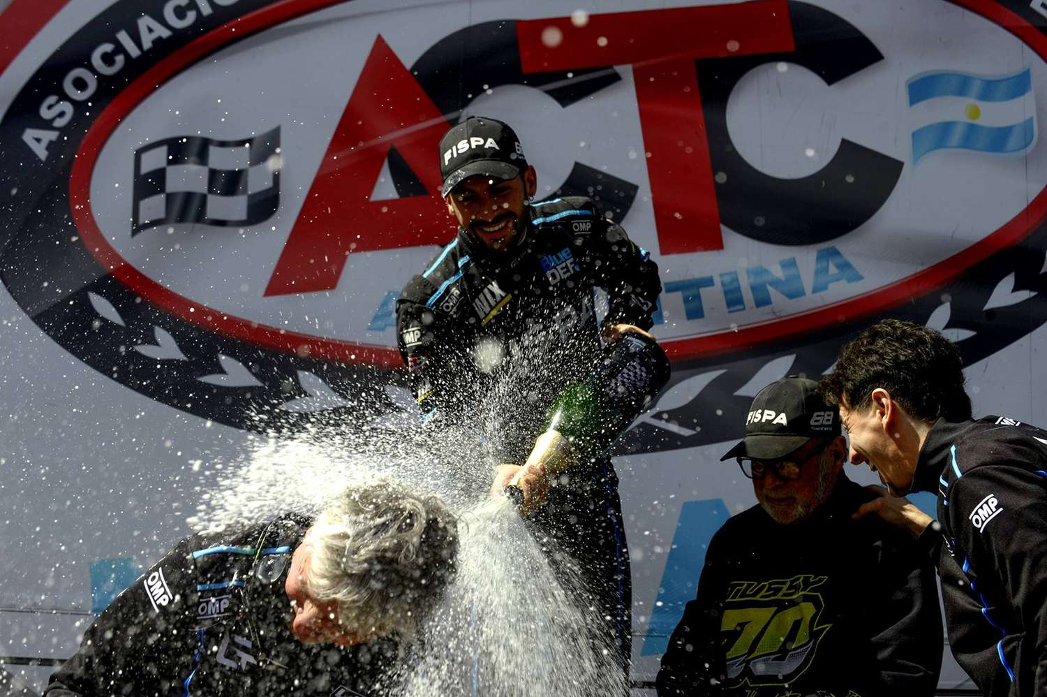 Santero festejó en un final vibrante en San Luis