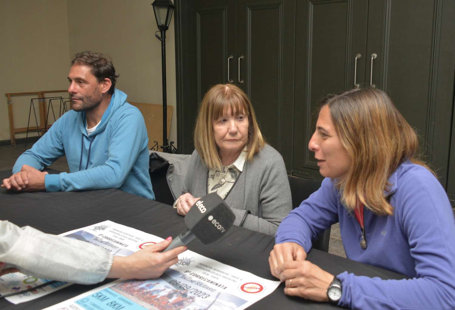 Julián Peralta, Mónica Bufor y Catalina Granel, presentaron en conferencia de prensa la carrera solidaria.