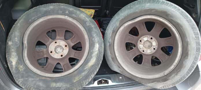 Los neumáticos dañados en la ruta provincial.