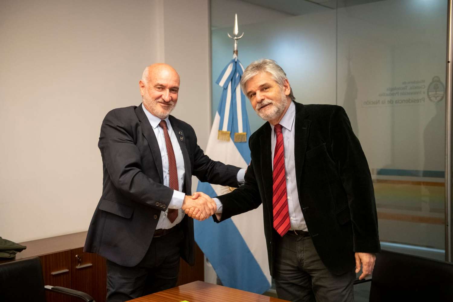 El rector Marcelo Aba y el ministro de Ciencia, Tecnología e Innovación, Daniel Filmus.