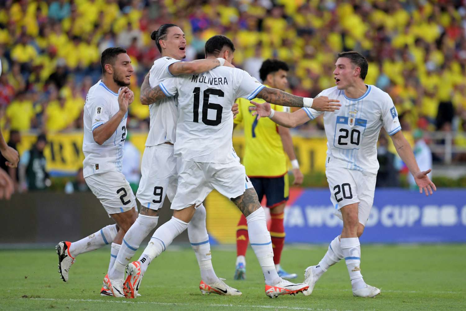 Uruguay festeja el agónico empate.