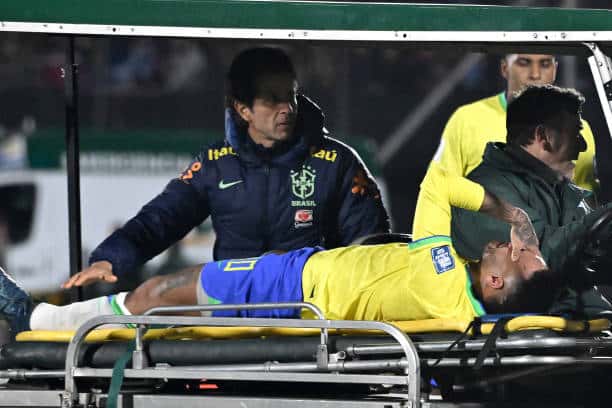 Se confirmó la grave lesión de Neymar