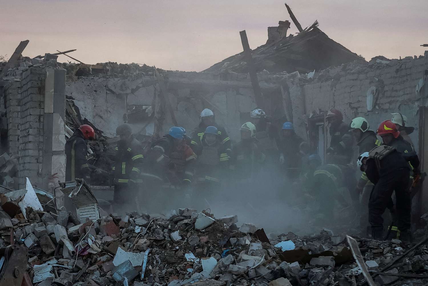 Murieron 51 personas en el bombardeo ruso más letal contra civiles ucranianos en meses