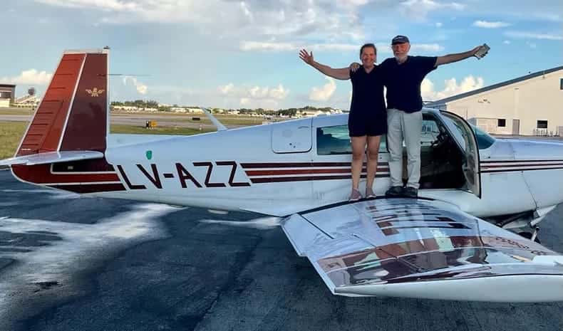 Entre los más de 25 aviones que van a estar arribando a la ciudad, se espera la presencia de Bettina y Claudio Robetto, quienes acaban de realizar la vuelta al mundo.