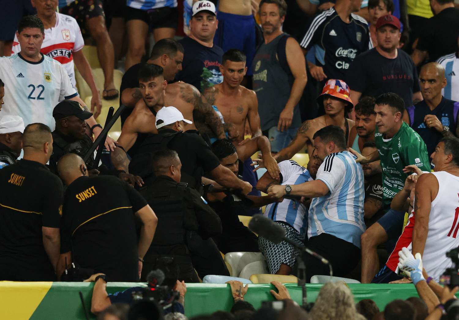 Por incidentes, el partido estuvo cerca de no jugarse