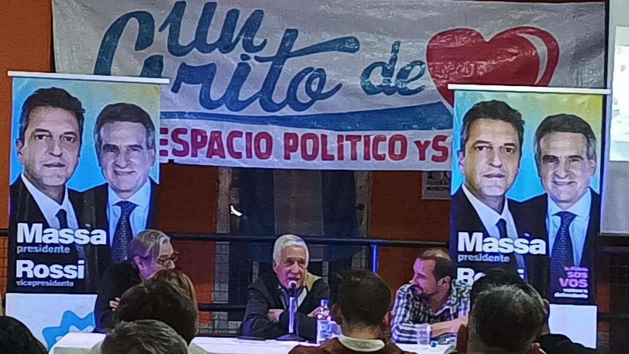 Rubén Sentís, Darío Díaz Pérez y Jorge Coronel, en la presentación de la Mesa Tandil de la Corriente Nacional de la Militancia que lidera Agustín Rossi.
