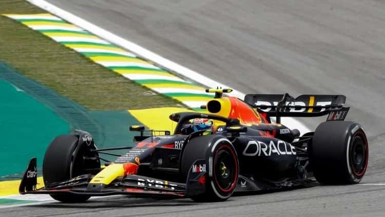 Verstappen logró la pole en Brasil