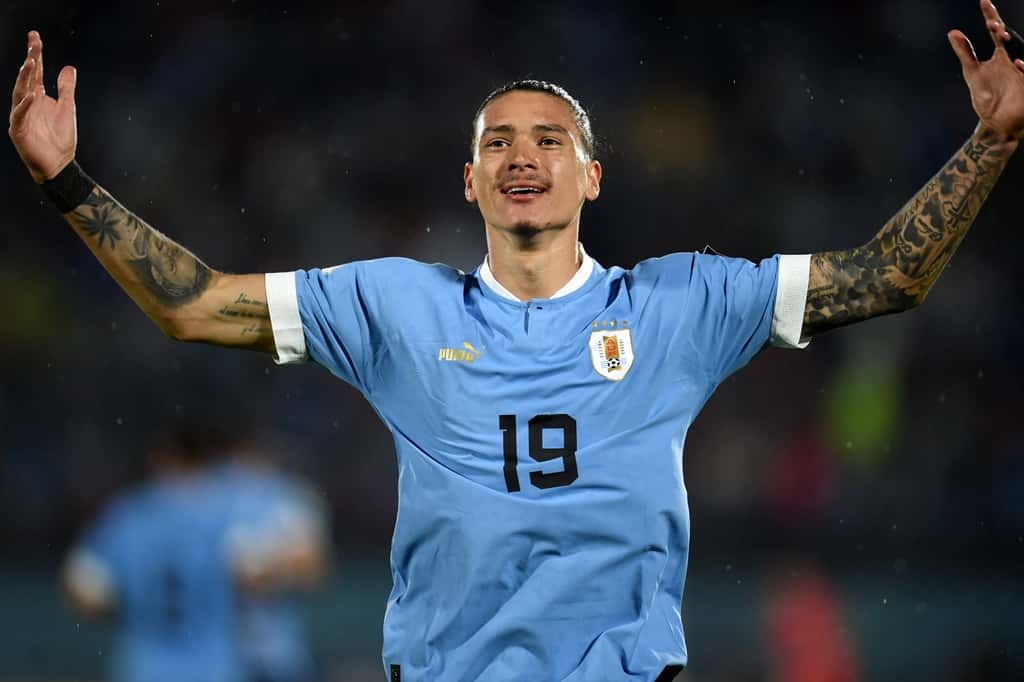 Uruguay goleó a Bolivia y continúa a paso firme