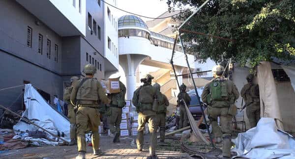 Un hospital fue tomado por asalto por las tropas de Israel.