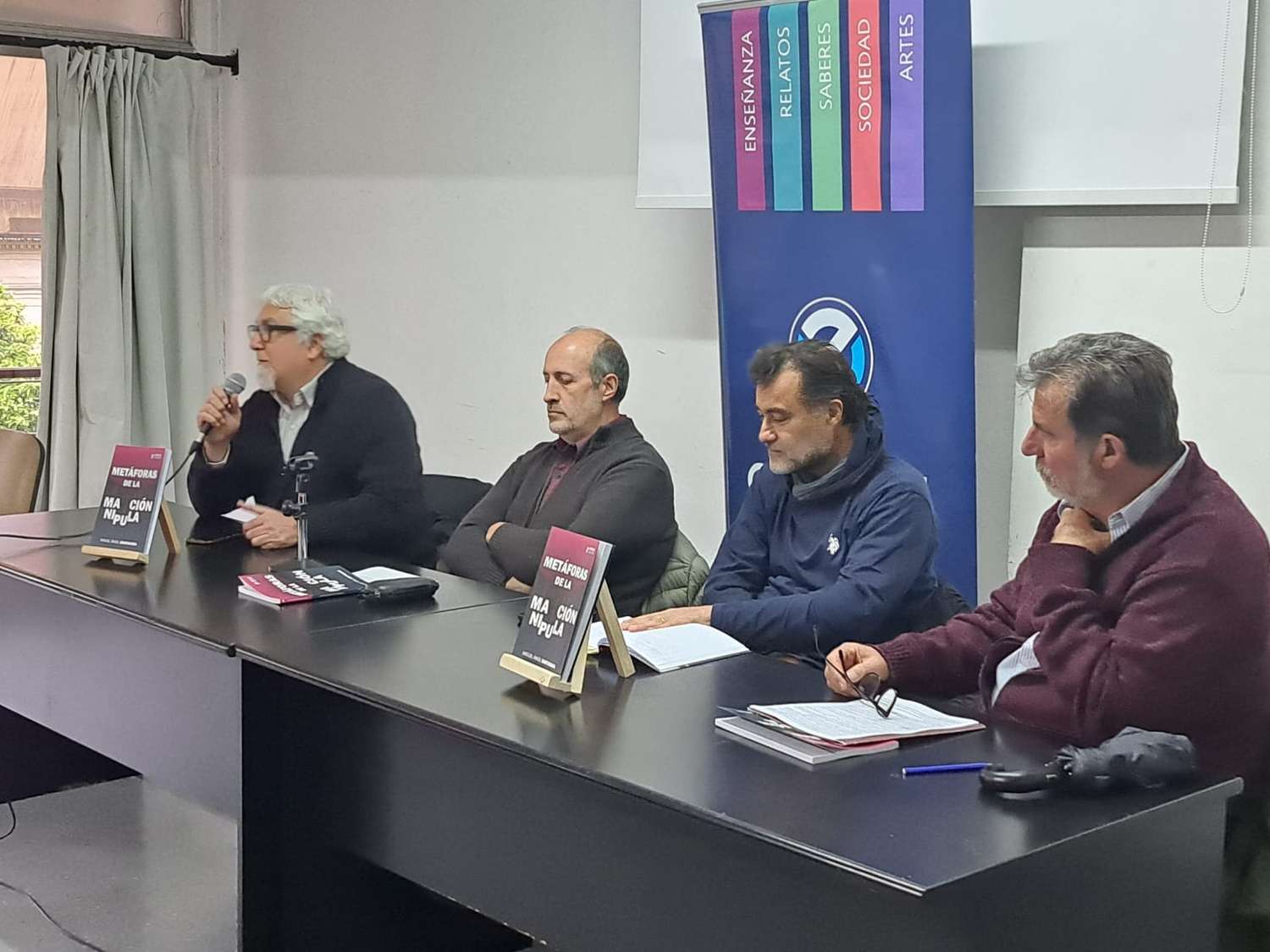 libro unicen (9).jpg
Miguel Ángel Santagada, autor del libro junto a sus colegas Alejandro Ippolito, Juan Claudio Morel y Tomas Landivar