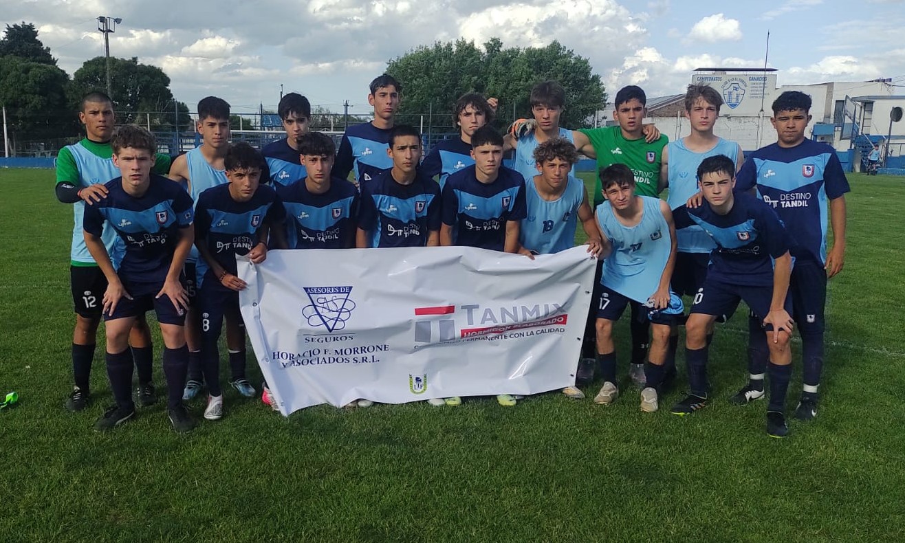 Tandil hizo cuatro goles en Olavarría y llegó a la punta