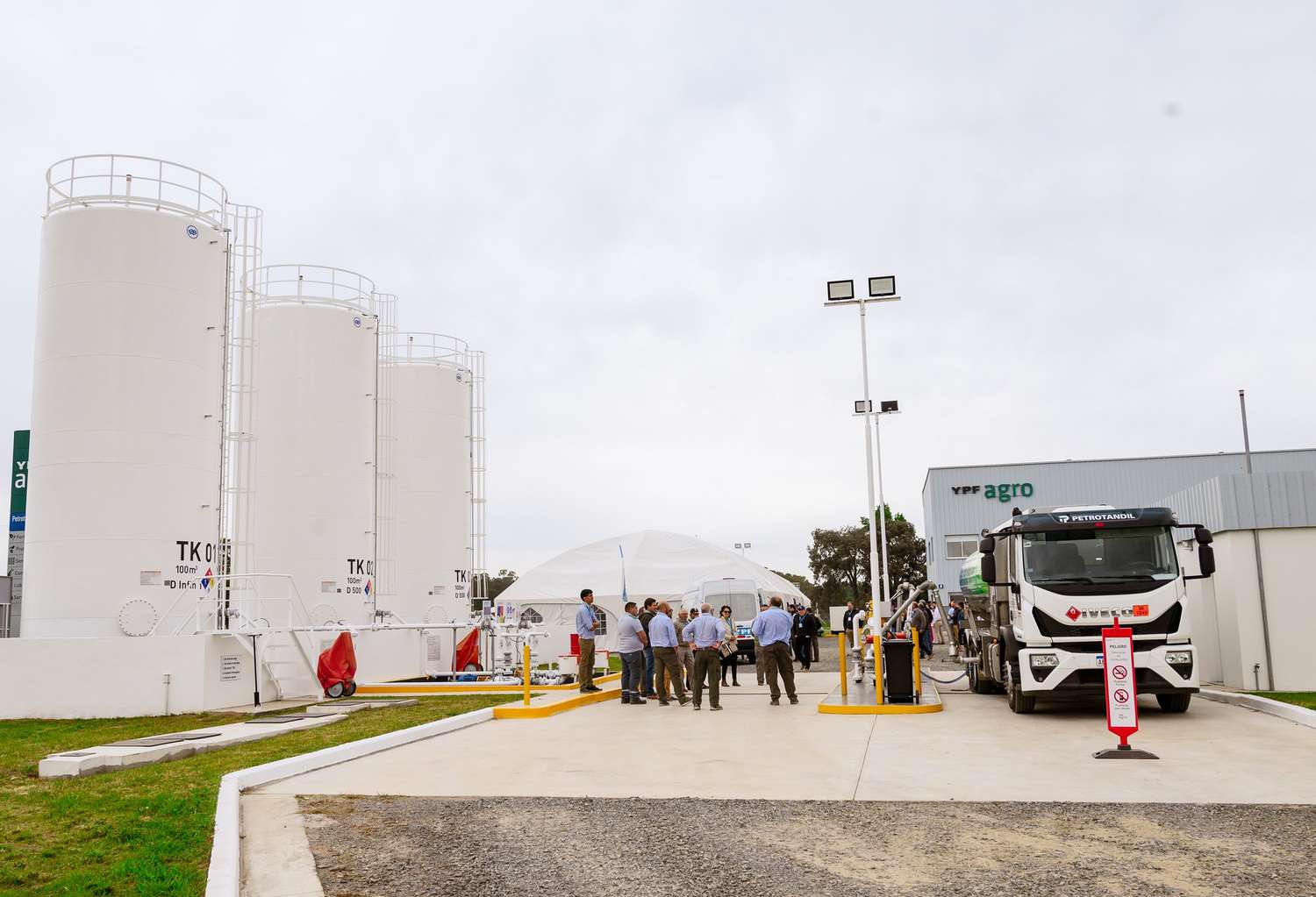 Petrotandil SA inauguró la nueva BASE YPF AGRO de la firma en la ciudad de Azul
