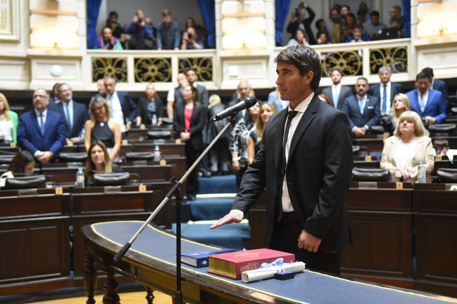 Matías Civale juró como diputado provincial