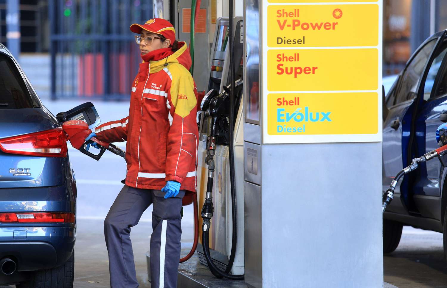 Desde la madrugada, las petroleras incrementaron los precios de los combustibles.