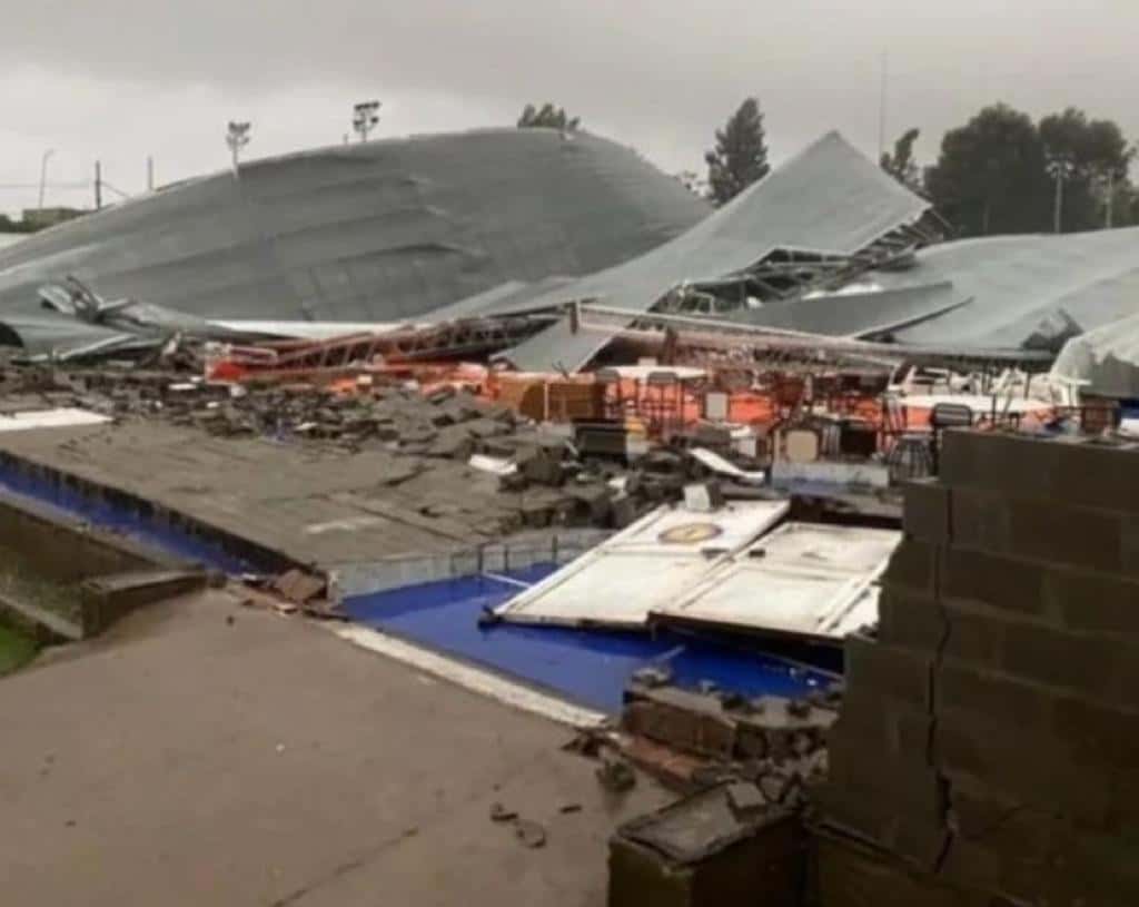 Al menos 13 muertos, 14 heridos graves y voladura de techos por fuerte temporal en Bahía Blanca