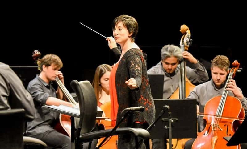 La tandilense Alicia Pouzo será la primera en dirigir la orquesta en la Fiesta de la Vendimia. (Foto: Coros de Chile).