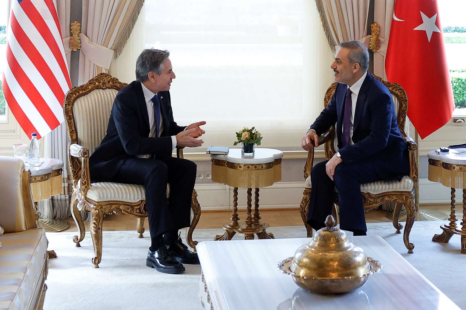 El Secretario de Estado de Estados Unidos, Antony Blinken, se reunió con el Ministro de Relaciones Exteriores turco, Hakan Fidan.