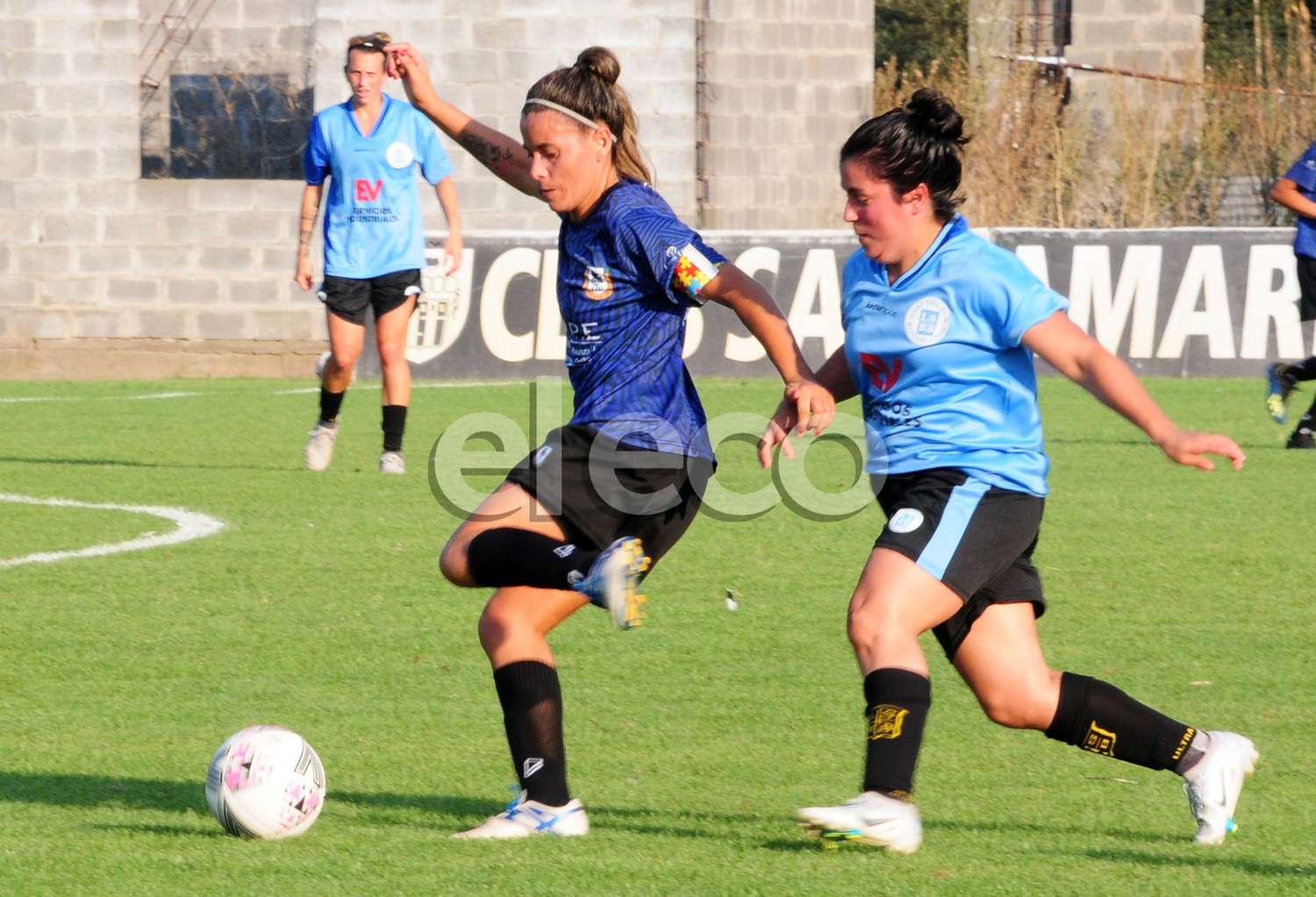 María Luján Domínguez, en uno de los partidos de Tandil con Liga del Sur, en febrero pasado. Esa vez, las bahienses se clasificaron por penales.