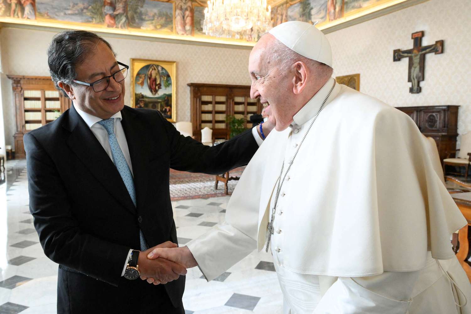Gustavo Petro fue recibido por el papa Francisco.