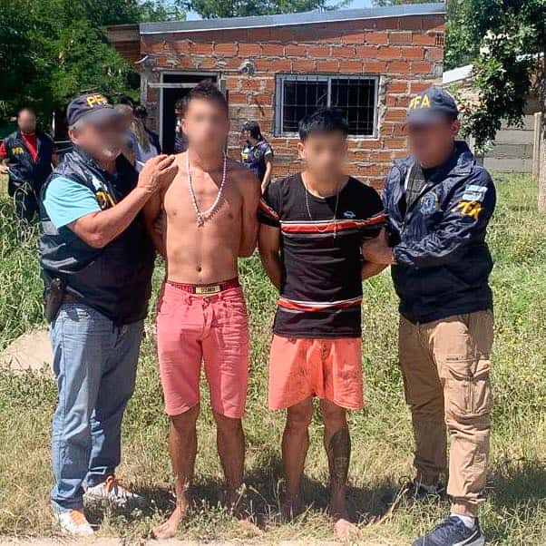 Miguel Pastor Romero Molinas, alias “Patoto” y Guillermo Romero Molinas, alias “Paraguayo”, al momento de su detención.