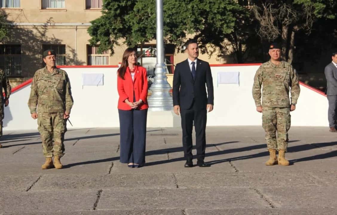 La vicepresidenta Victoria Villarruel, junto al ministro de Defensa, Luis Petri