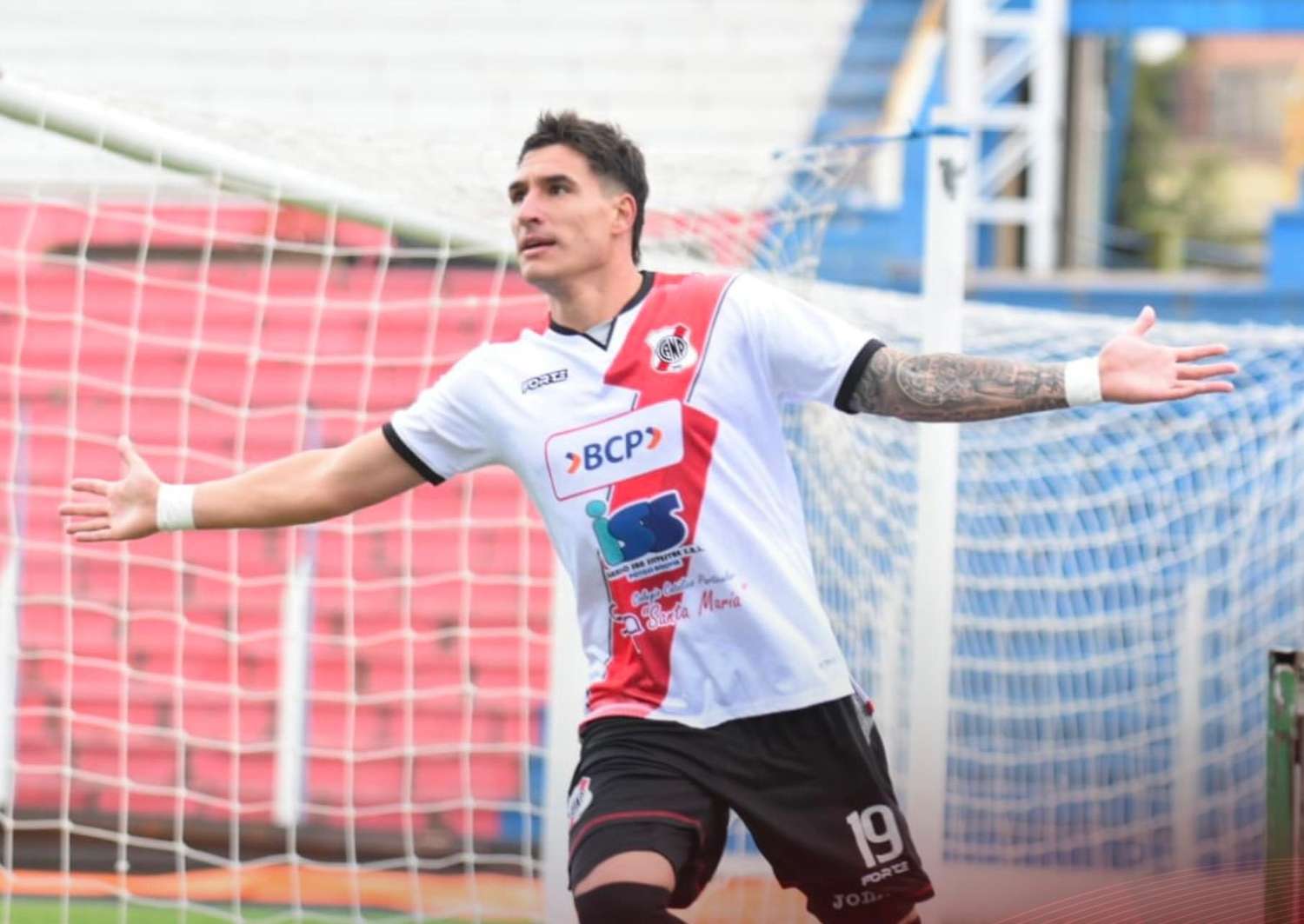 Lucido debut de Callejo en el fútbol de Bolivia