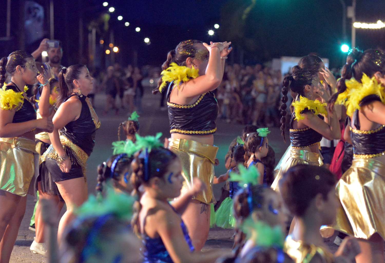 El color y el ritmo del Carnaval contagia de fiesta a más de 50 localidades bonaerenses
