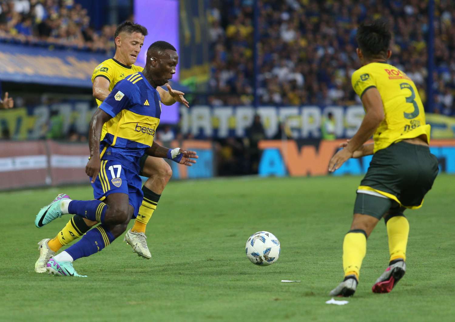 Boca no pasó del empate en su vuelta a la Bombonera