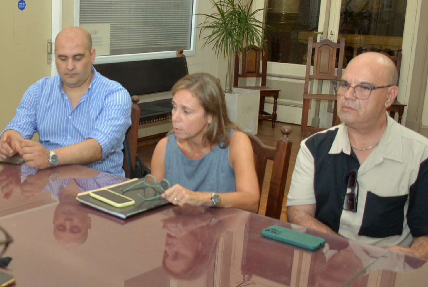 Los oncólogos Pablo Vera, Ana Inés Roncoroni y Germán Poiman presentaron una propuesta económica para retomar las atenciones en el Hospital.