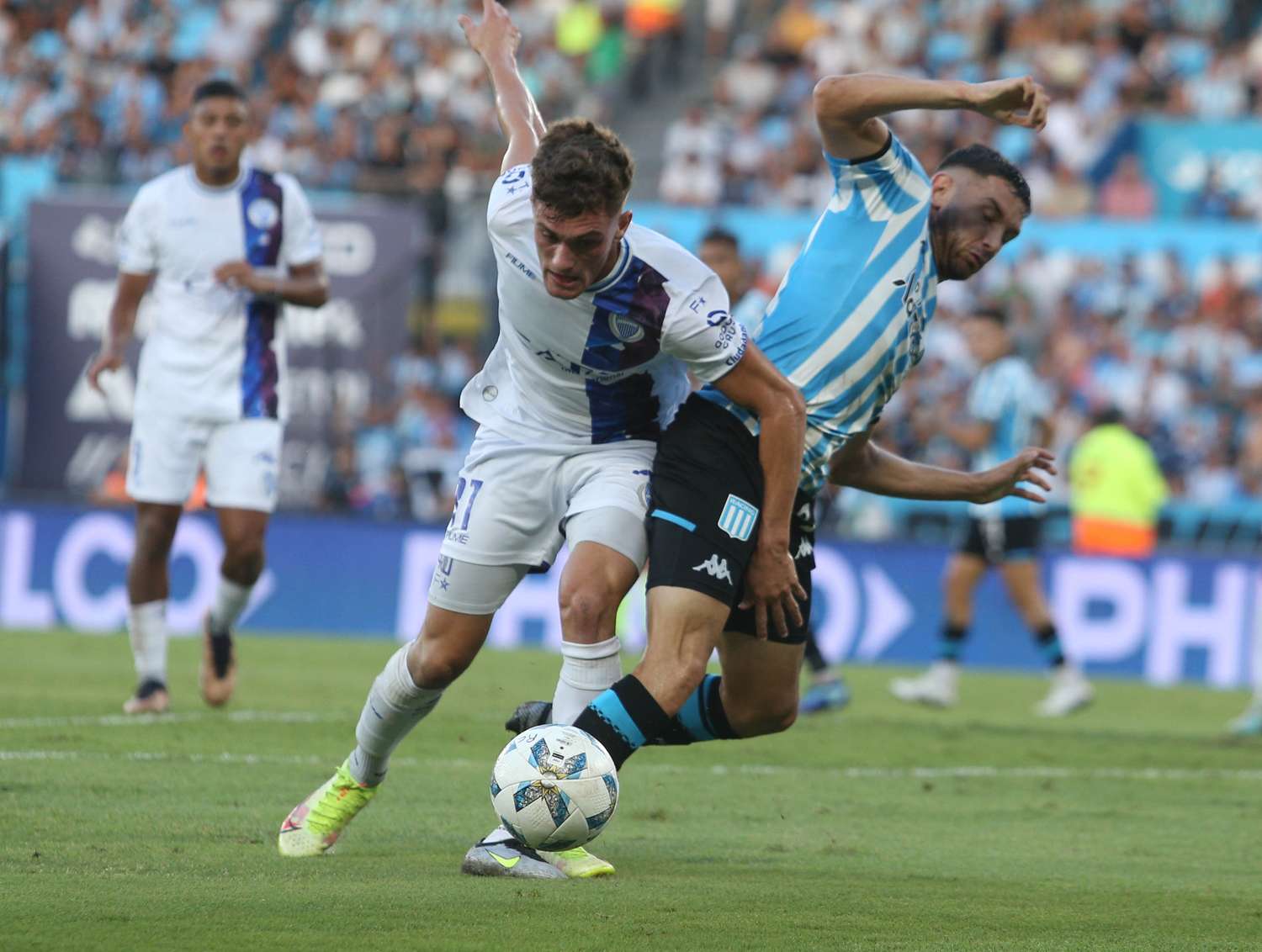 Racing se encontró con un Godoy Cruz implacable