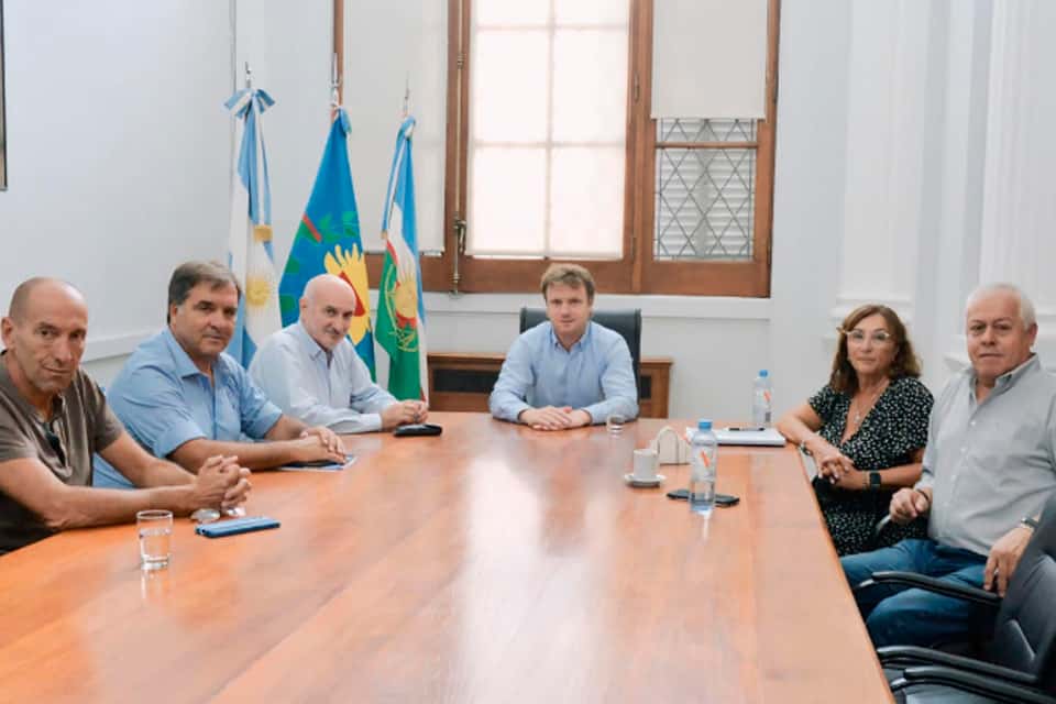 Autoridades de la Unicen se reunieron con el intendente de Olavarría y con el de Azul
