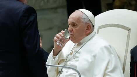 El Papa se lamentó que no se use fondos y tecnologías para el agua