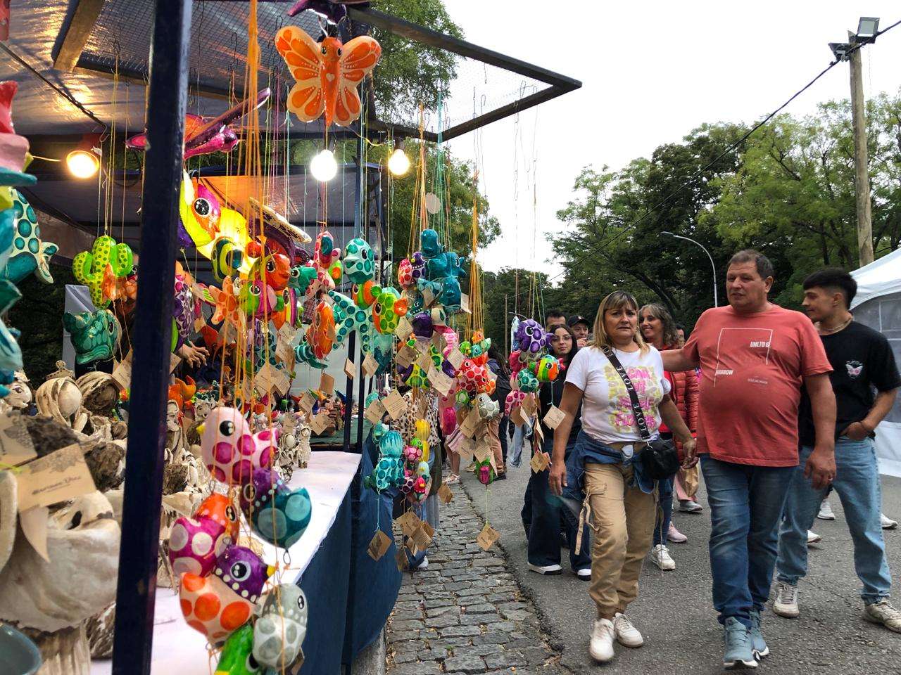 Gran convocatoria tuvo la Feria de Artesanos de Semana Santa.