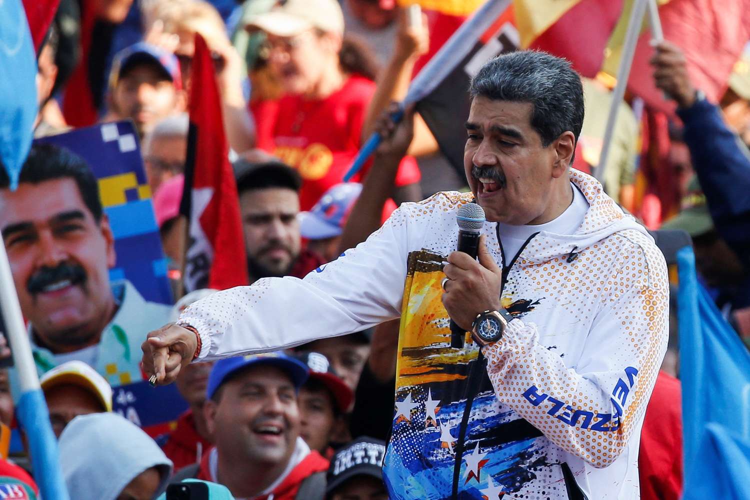 Maduro acusa de "colonialista" a la visión de la Unión Europea