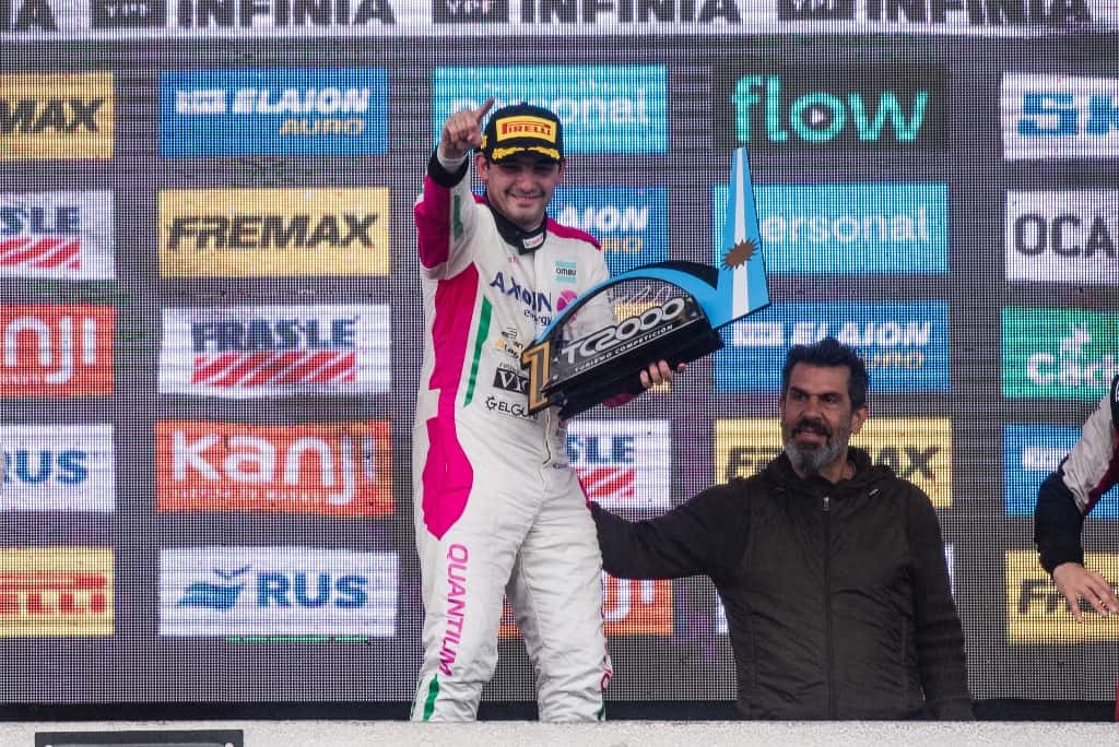 Aldrighetti celebra en el podio de Buenos Aires.