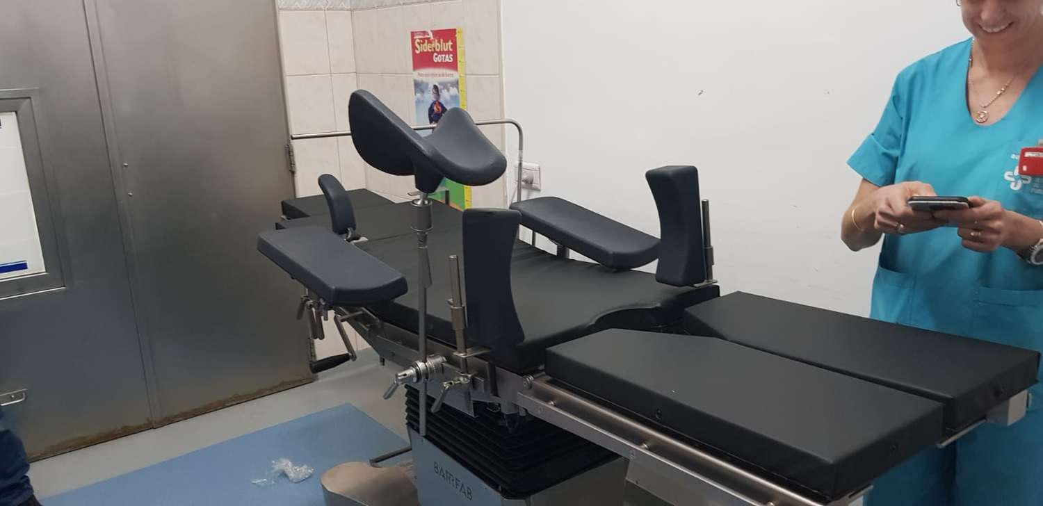 El Hospital Santamarina recibió una camilla quirúrgica con kit traumatológico