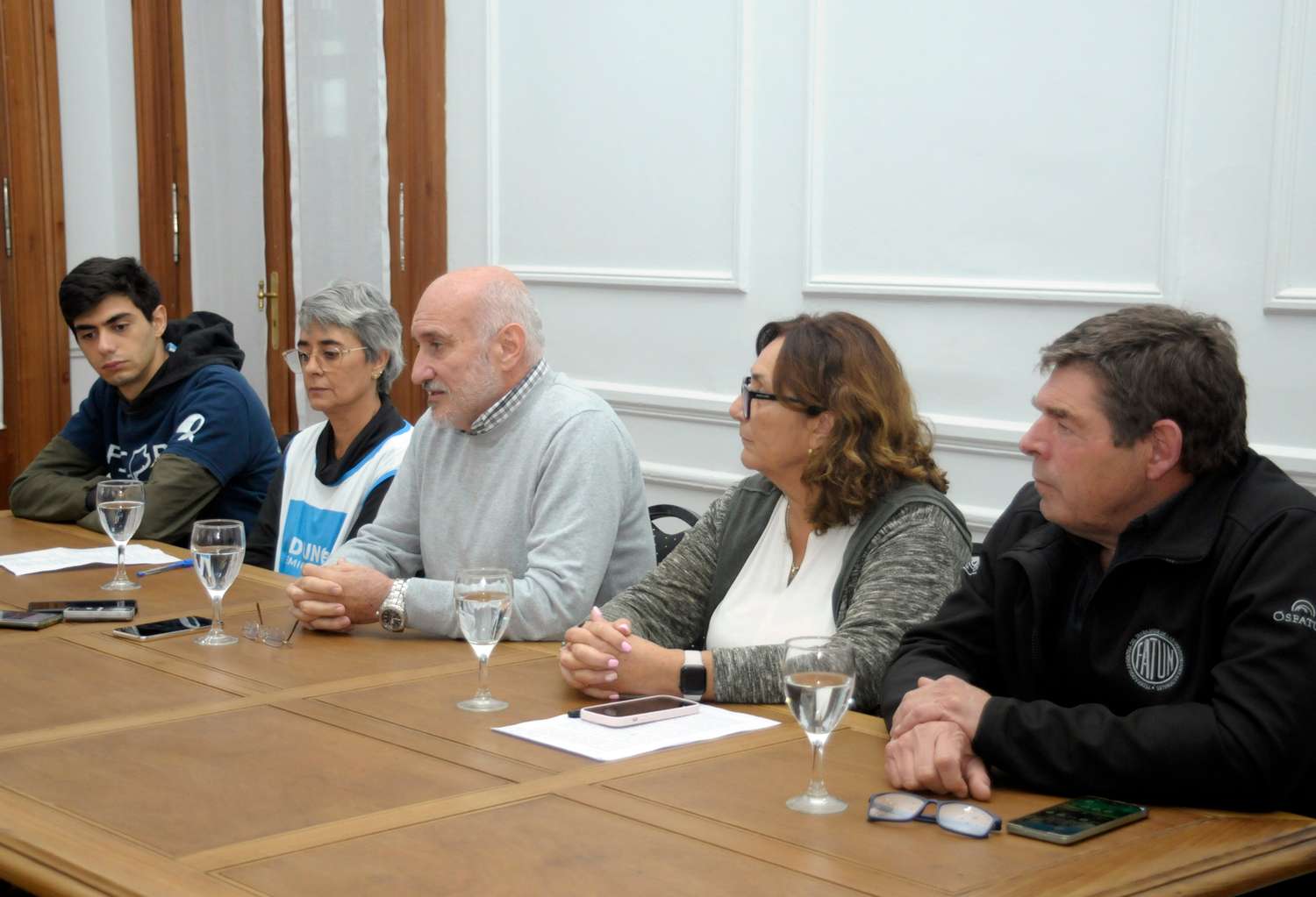 Joaquín Palacios, Verónica Gargiulo, Marcelo Aba, Alicia Spinello y Juan Loidi, en la conferencia de prensa.