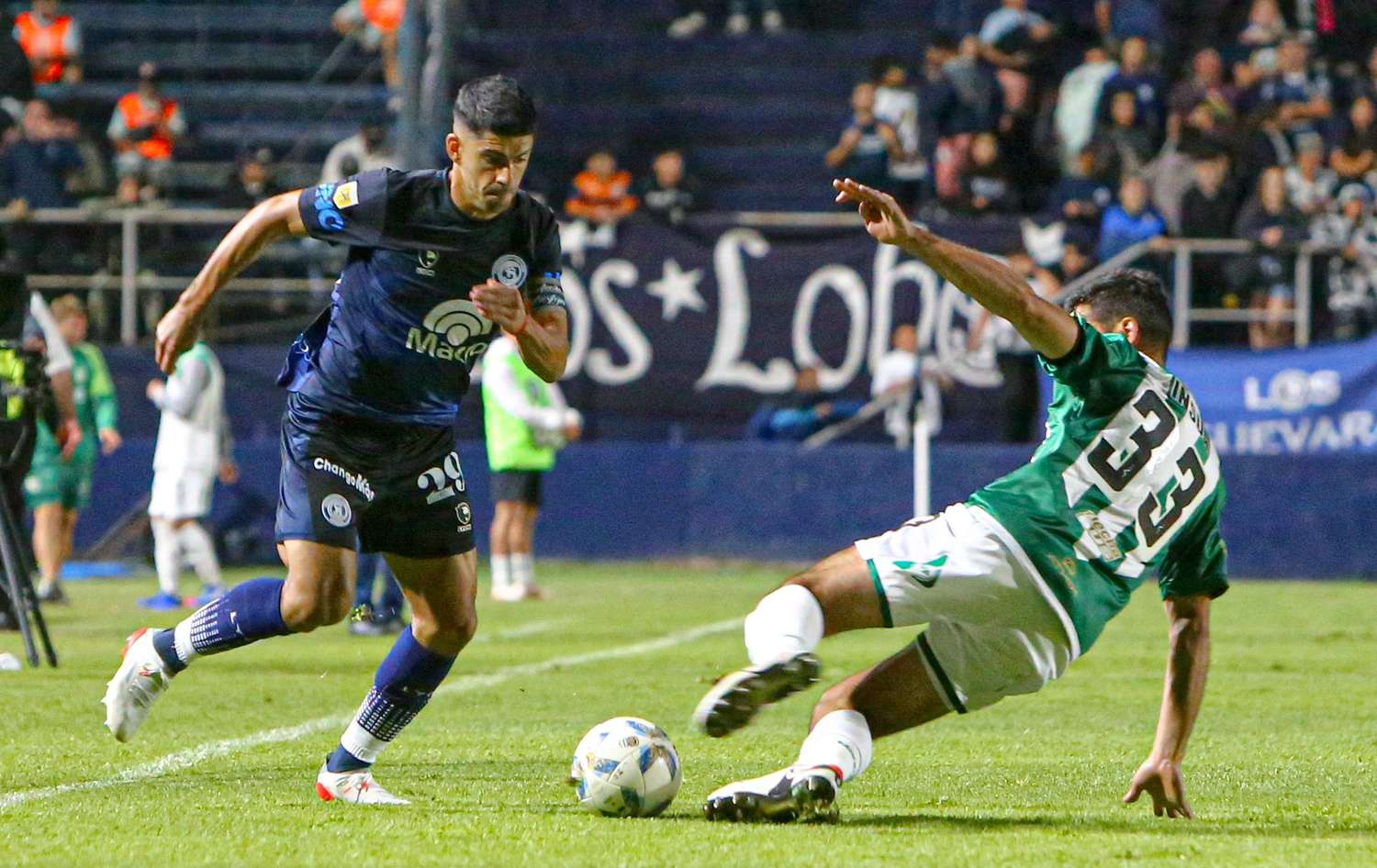 Banfield lo dio vuelta ante Independiente Rivadavia