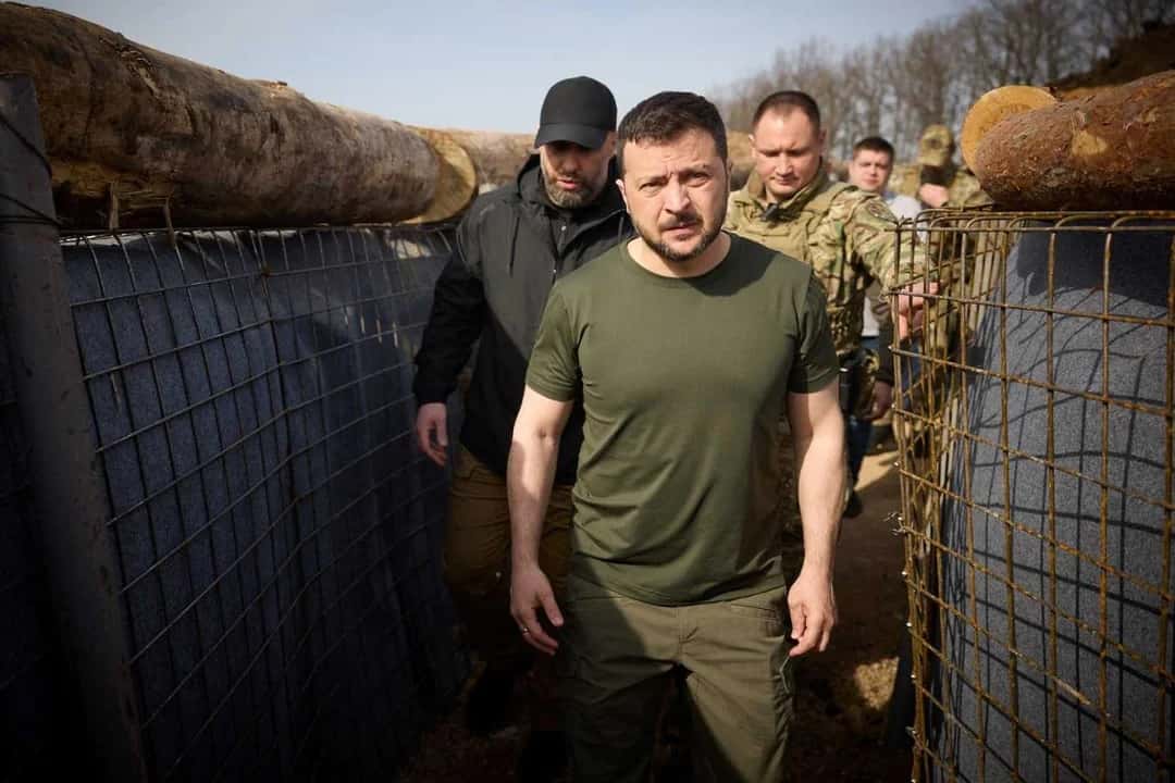 Volodímir Zelenski inspeccionó nuevas fortificaciones para los militares ucranianos.