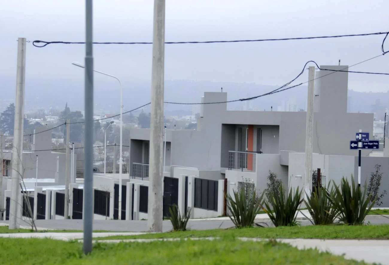 24 viviendas del Barrio Arco Iris: El Municipio informa que no esta contactando inscriptos