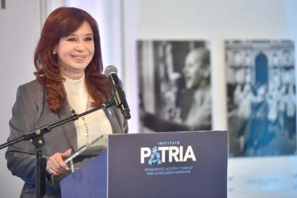 Cristina Kirchner volvió a apuntar contra el Gobierno y lo comparó con la dictadura