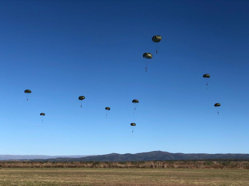 Un sargento del Ejército murió tras sufrir una falla en su paracaídas durante un entrenamiento