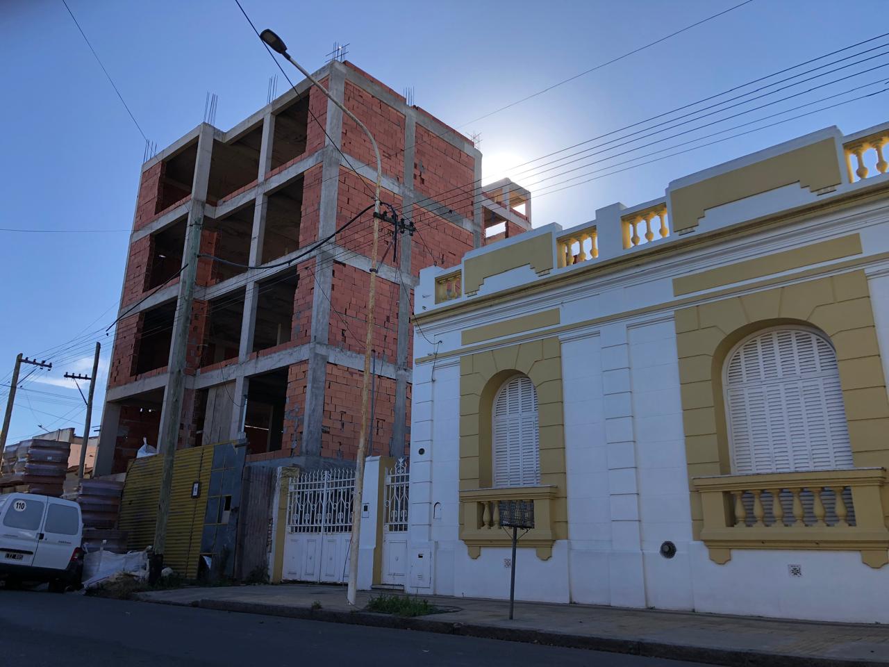 Barrio de La Estación: Vecinos en alerta por la altura de dos edificios y dos proyectos “planchados”
