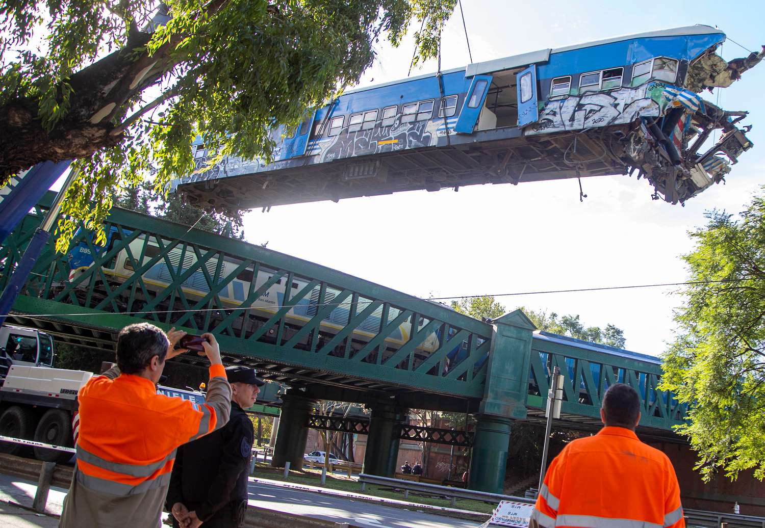 Operarios de Trenes Argentinos bajaron el furgón involucrado en el choque de Palermo